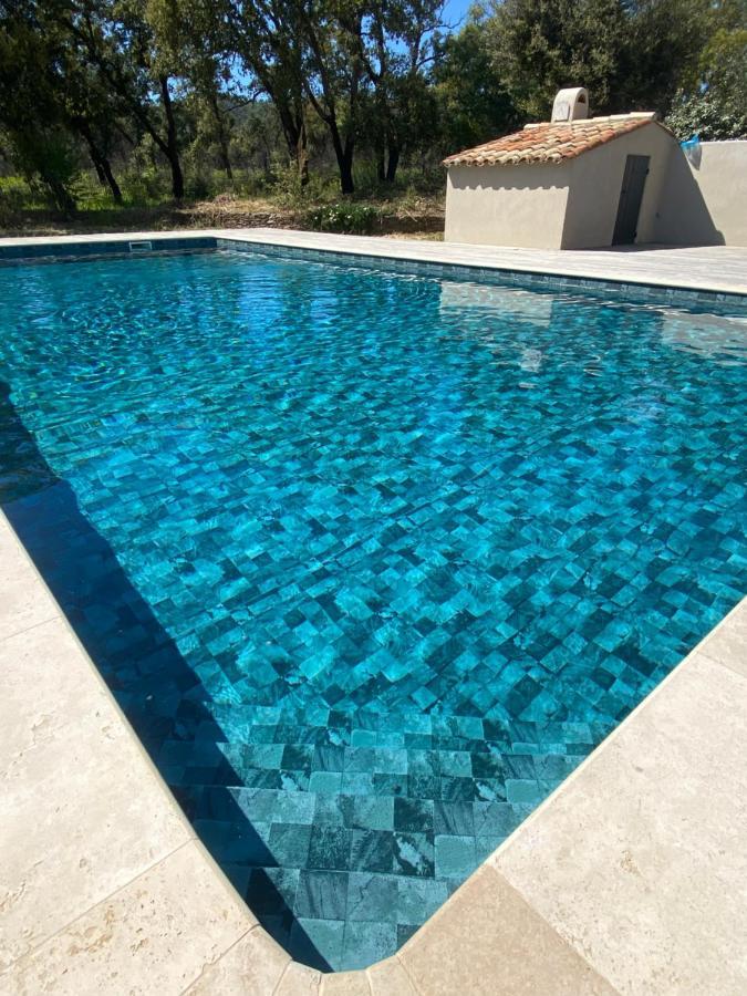 Magnifique Villa Avec Piscine Au Coeur Des Vignes Cogolin Exterior photo